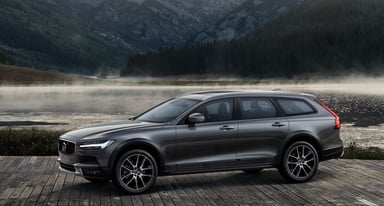 2017_Volvo_V90_Cross_Country