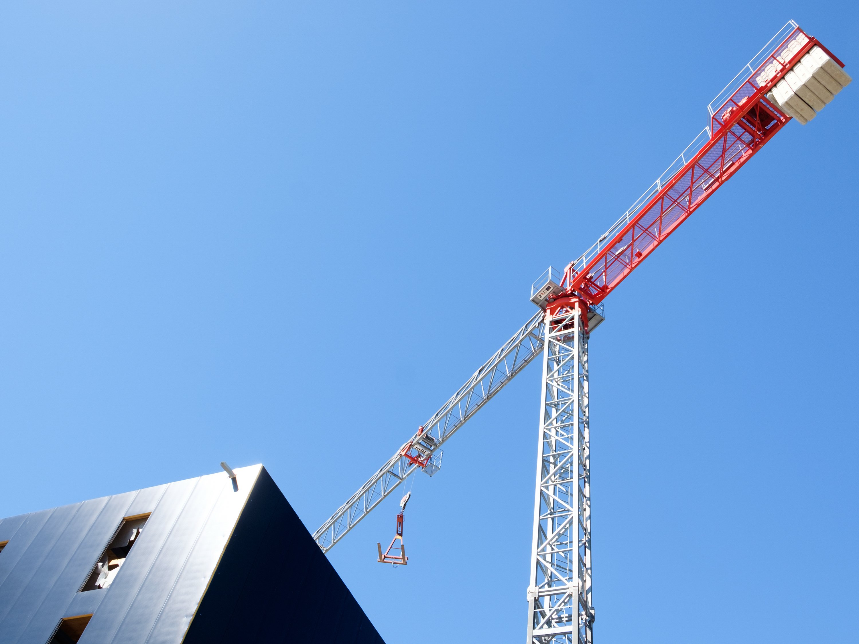 A construction crane