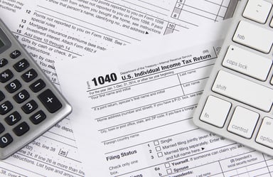 1040 tax form_GettyImages-469544782