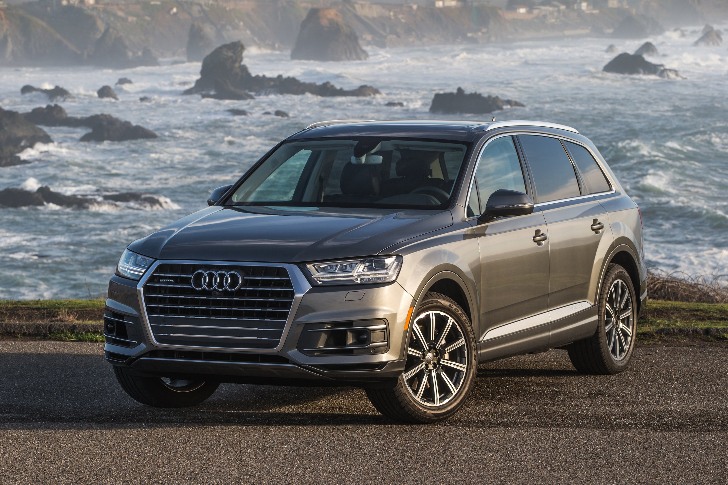 A 2017 Audi Q7 SUV.