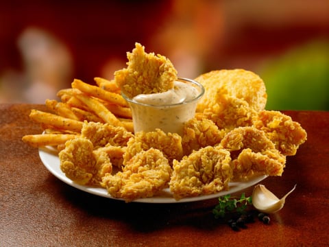 Popeyes' Dip'n Chick'n platter.