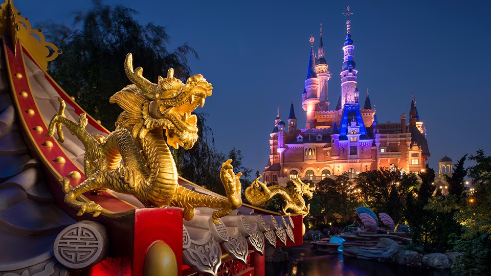 The iconic dragon and palace at Shanghai Disneyland.