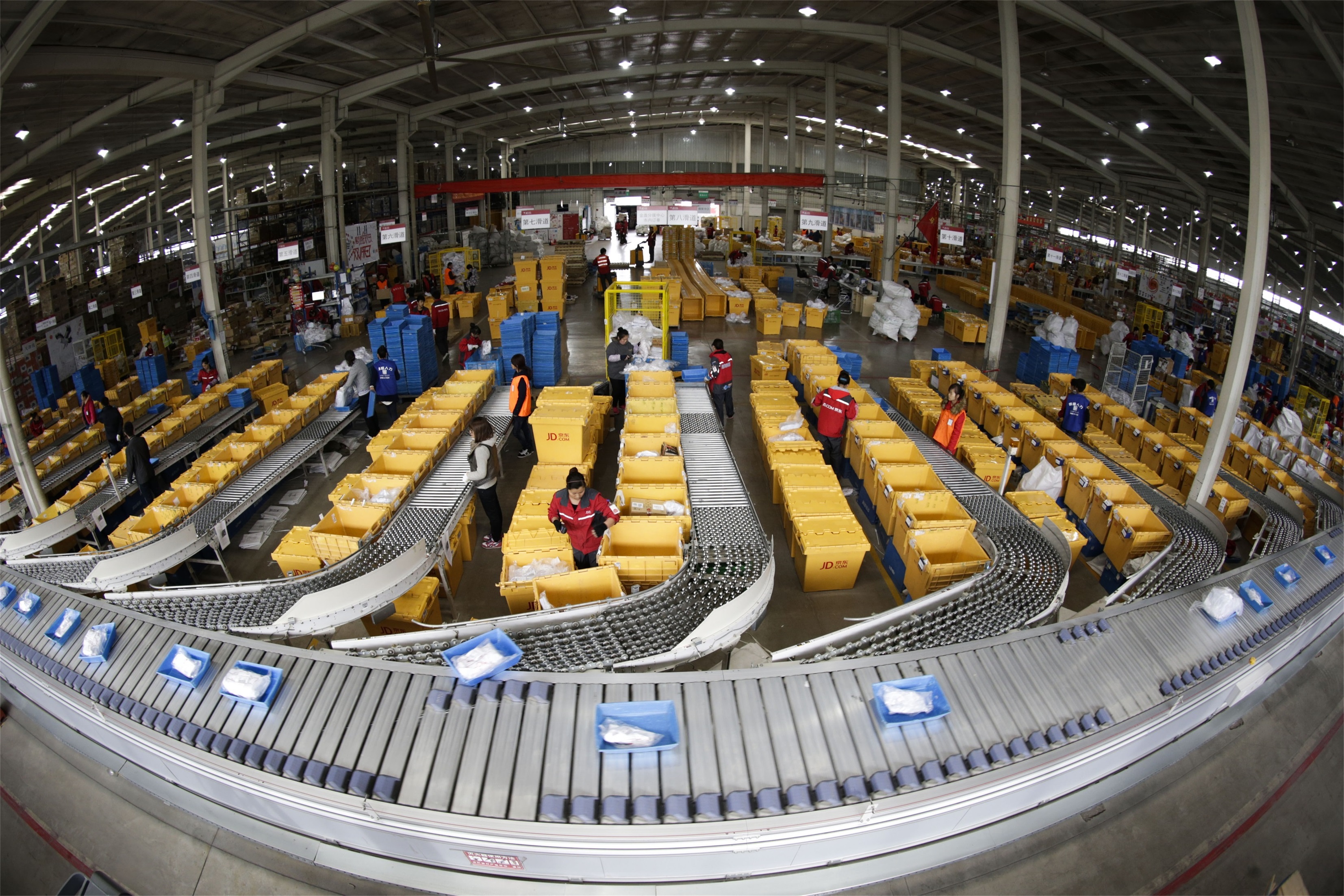 JD's automated warehouse in Shanghai.