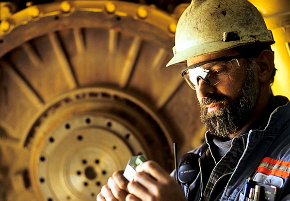 An image of a Barrick Gold employee.