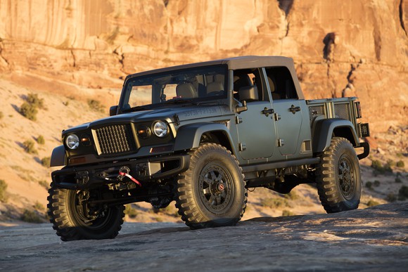The 2016 Jeep Crew Chief 715 Concept, a very brawny Jeep-styled pickup. 
