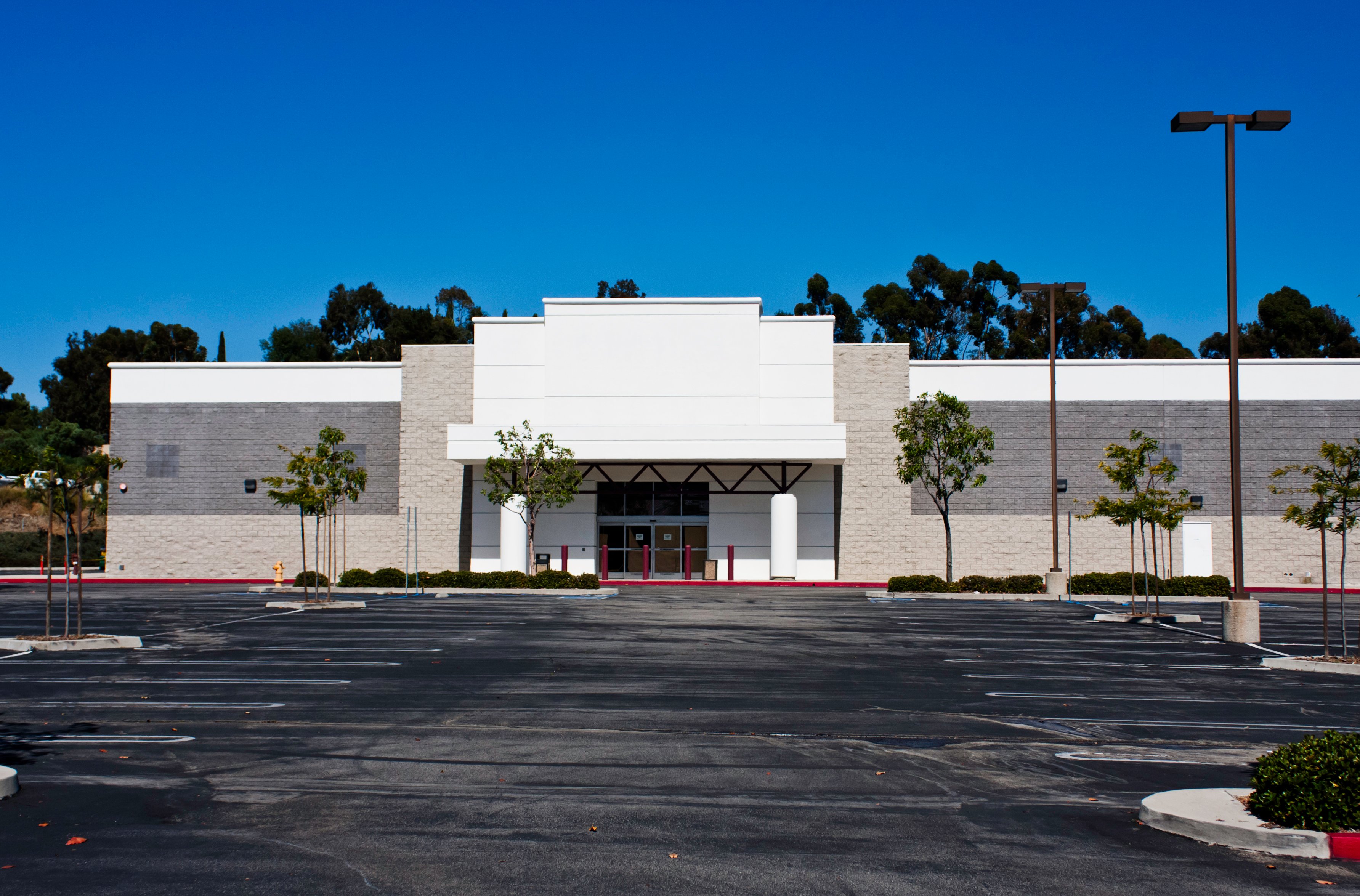 Image of abandoned retail building.