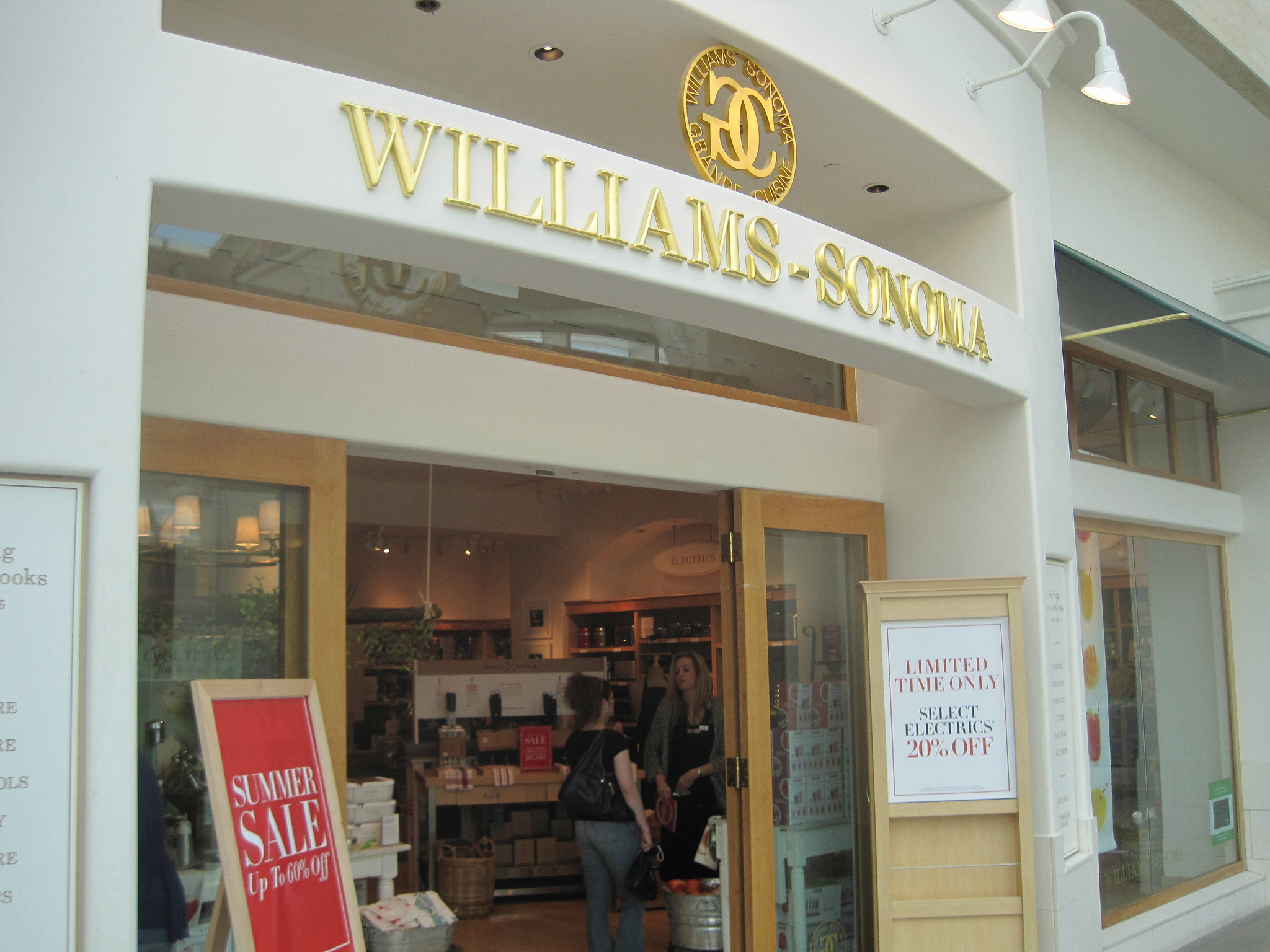 A Williams-Sonoma inside a mall