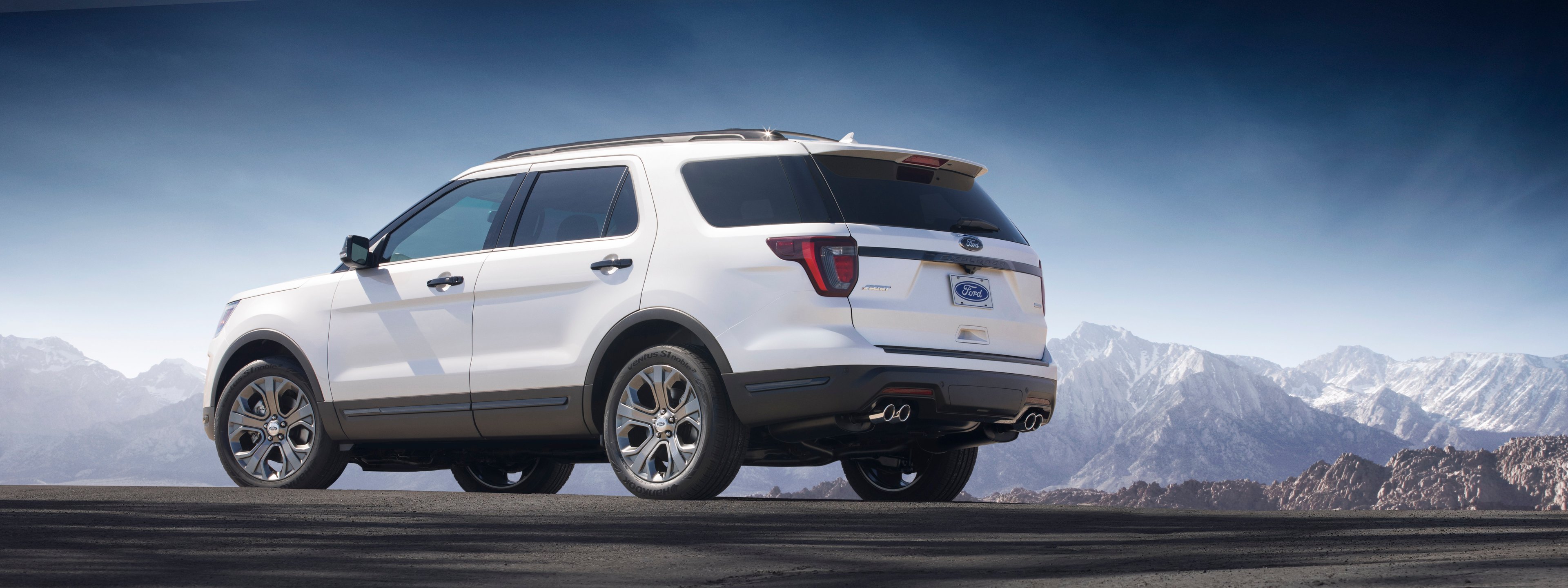 A rear three-quarter view of the 2018 Ford Explorer.