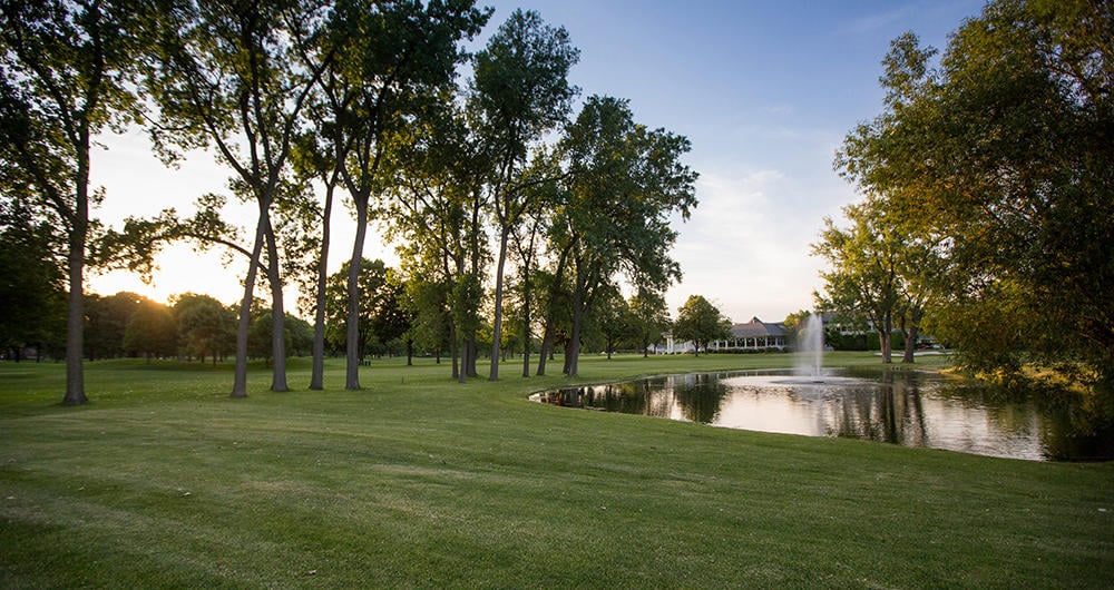 ClubCorp-stock-RollingGreen