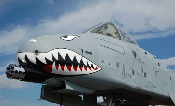 A-10 Thunderbolt II muzzle, with bared teeth painted on it.
