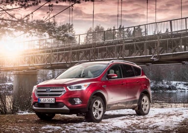 2017_FordKuga_Adventure_Titanium-RubyRed_01