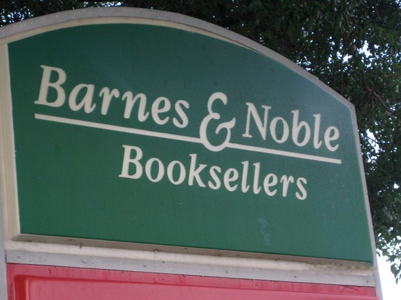 A sign for Barnes & Noble at a store entrance