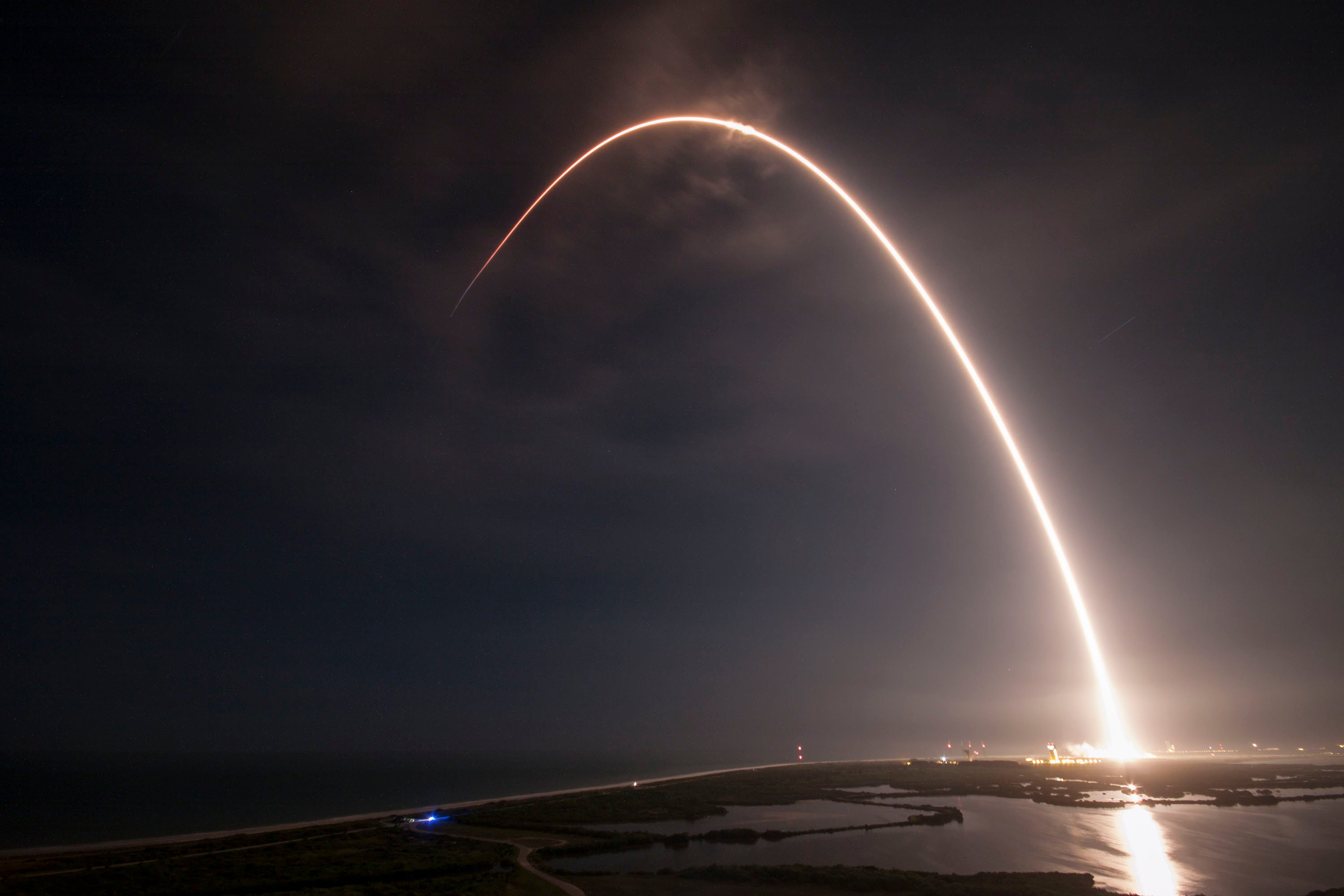 Time-lapse of a SpaceX Falcon 9 launching into space
