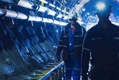 17_04_21 Cameco Uranium miners in a mine_CCJ