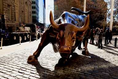 Bull statue on Wall Street