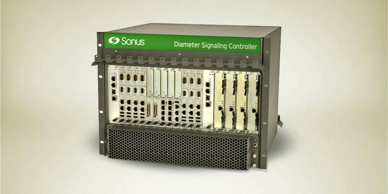 The DSC 8000, a black box with metal front and the green Sonus logo at the top.