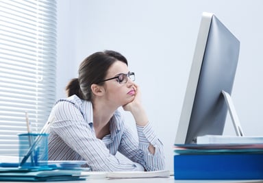 woman bored at work)GettyImages-498600343