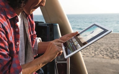 iPadPro_Lifestyle-Editing-PRINT[1]