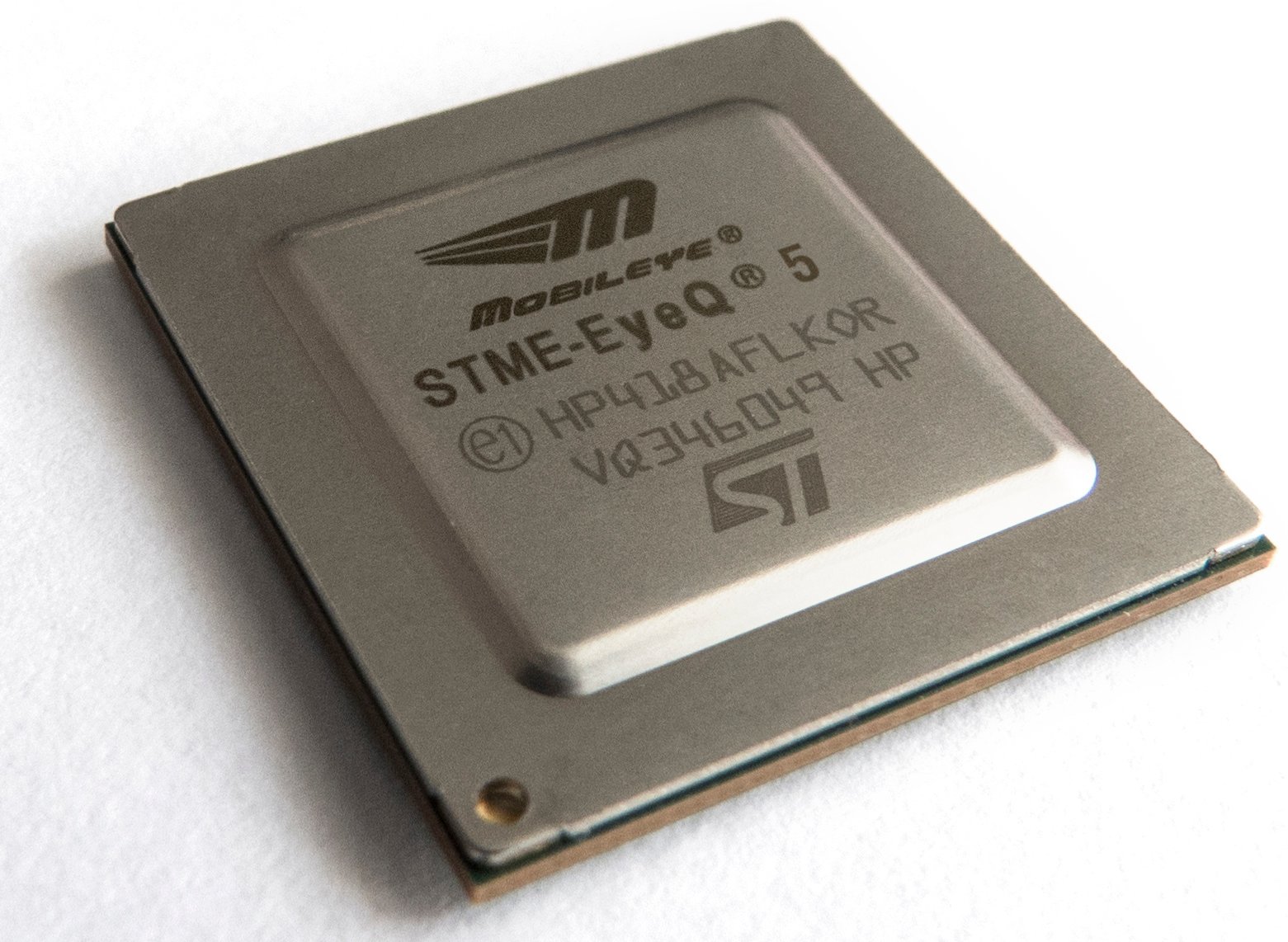 The Moblieye EyeQ5 chip. 