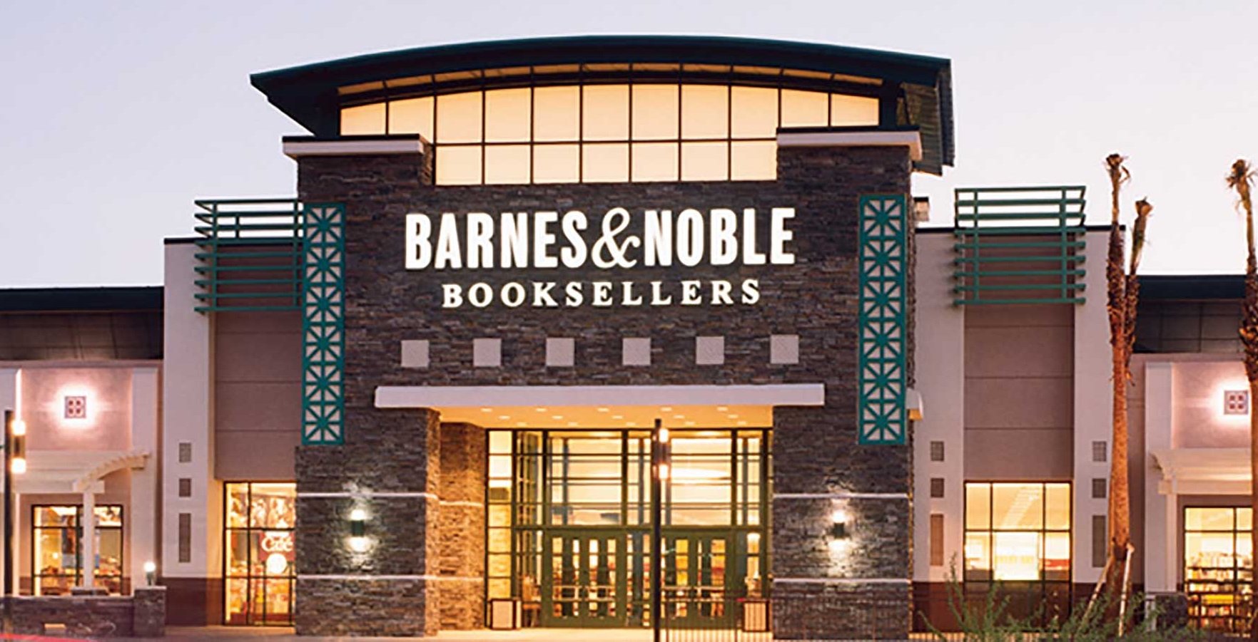 Barnes & Noble storefront.