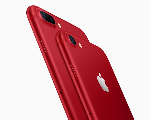 Apple's iPhone 7 and 7 Plus in red.