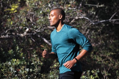 Fitbit-Alta-HR_Lifestyle_Jogging