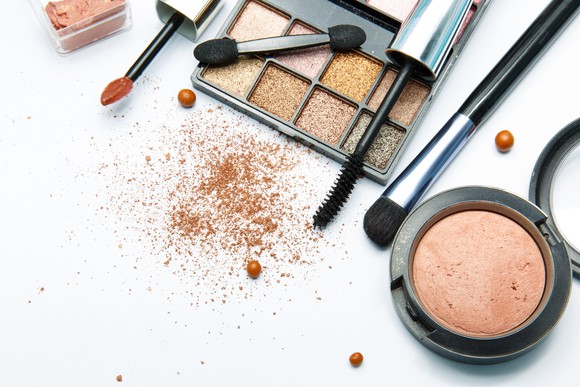 Image shows an assortment of open makeup.