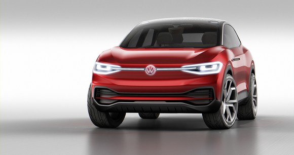 The VW I.D. Crozz II concept, a red SUV, viewed from the front. 