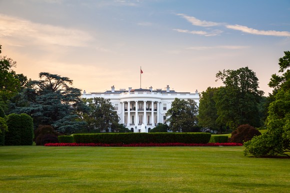 Picture of the White House.