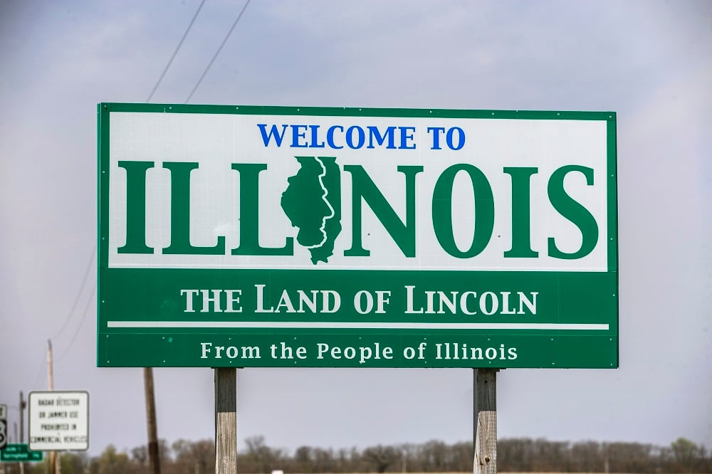 "Welcome to Illinois" road sign.