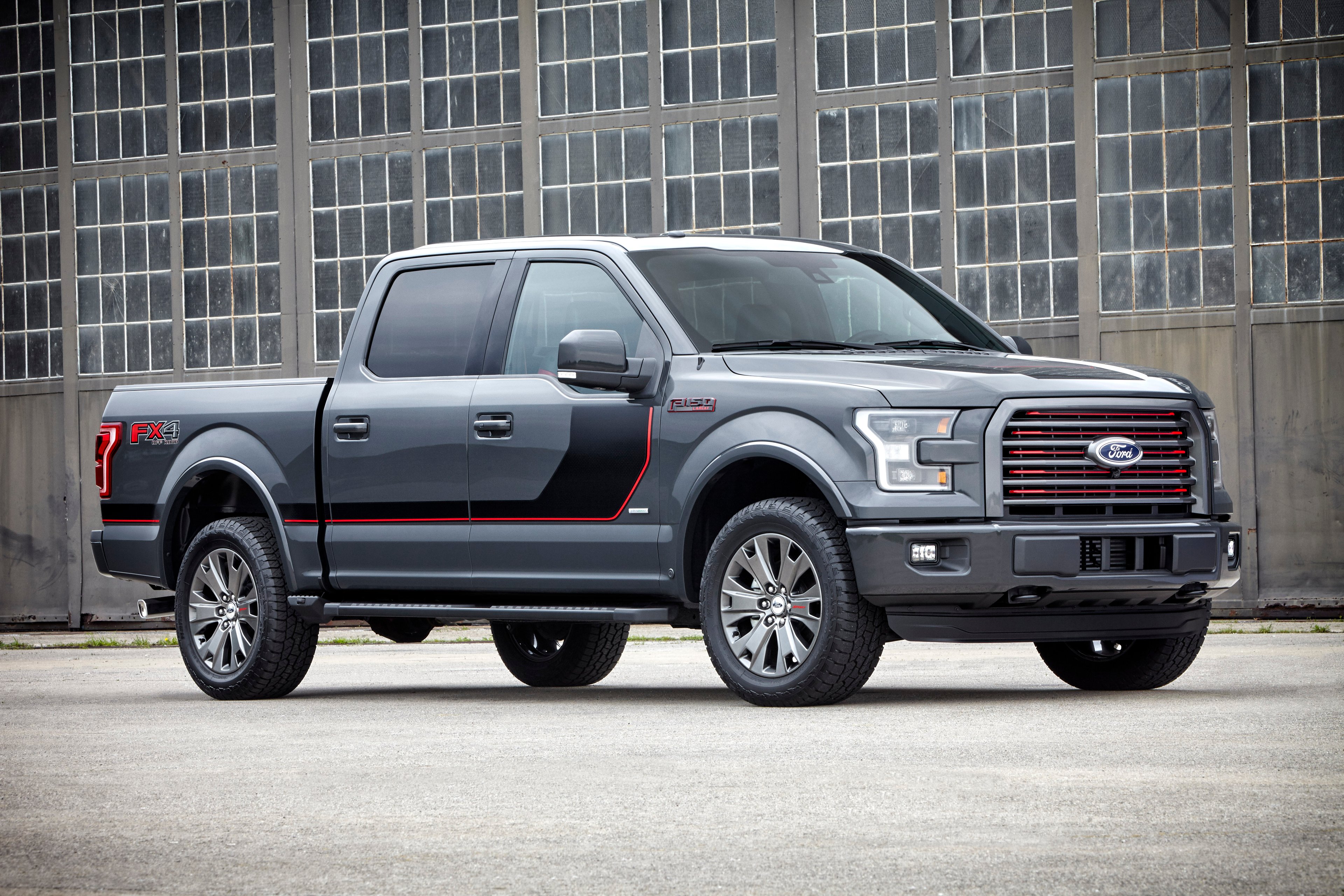 A gray 2016 Ford F-150.