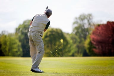 man playing golf_GettyImages-153015064