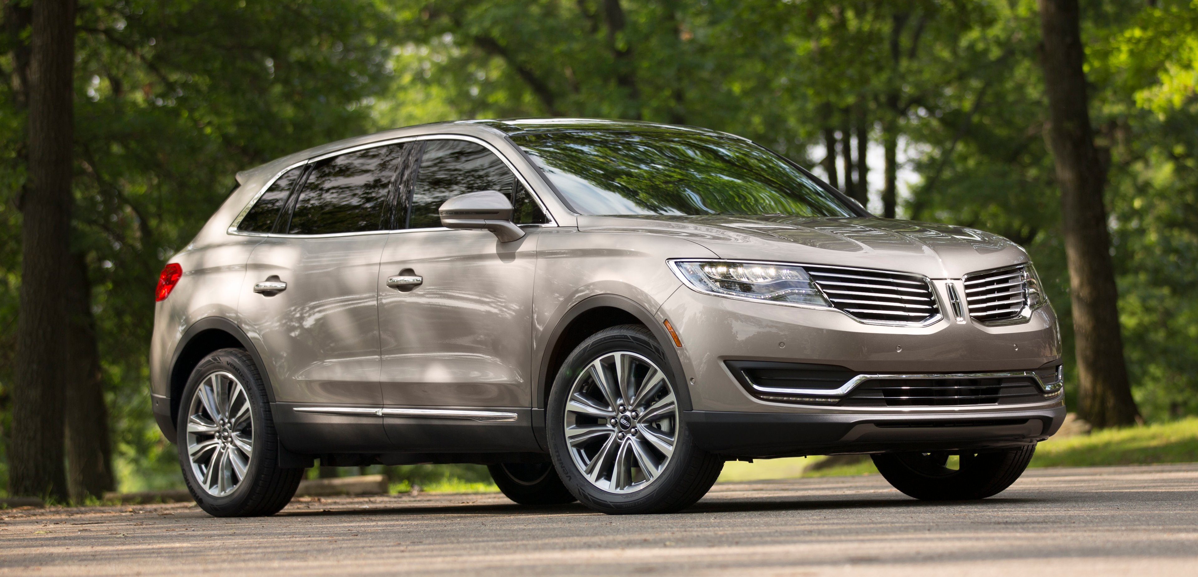 A 2017 Lincoln MKX.