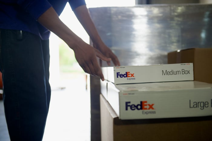 fedex packages