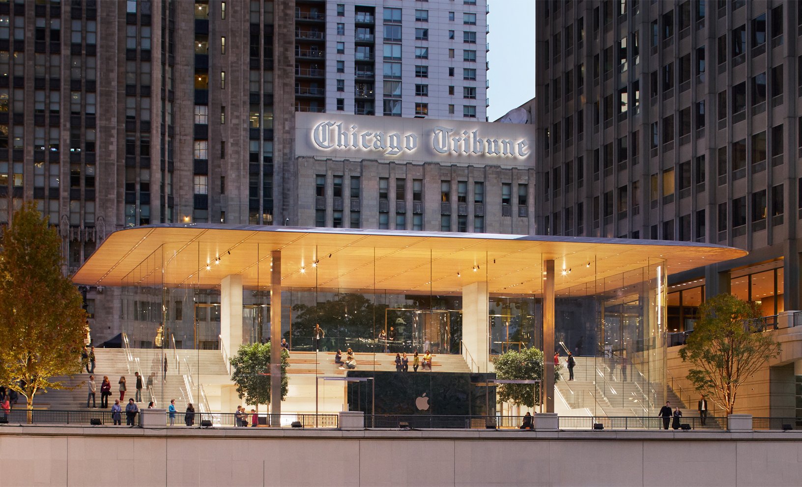 Apple Store on Michigan Avenue in Chicago