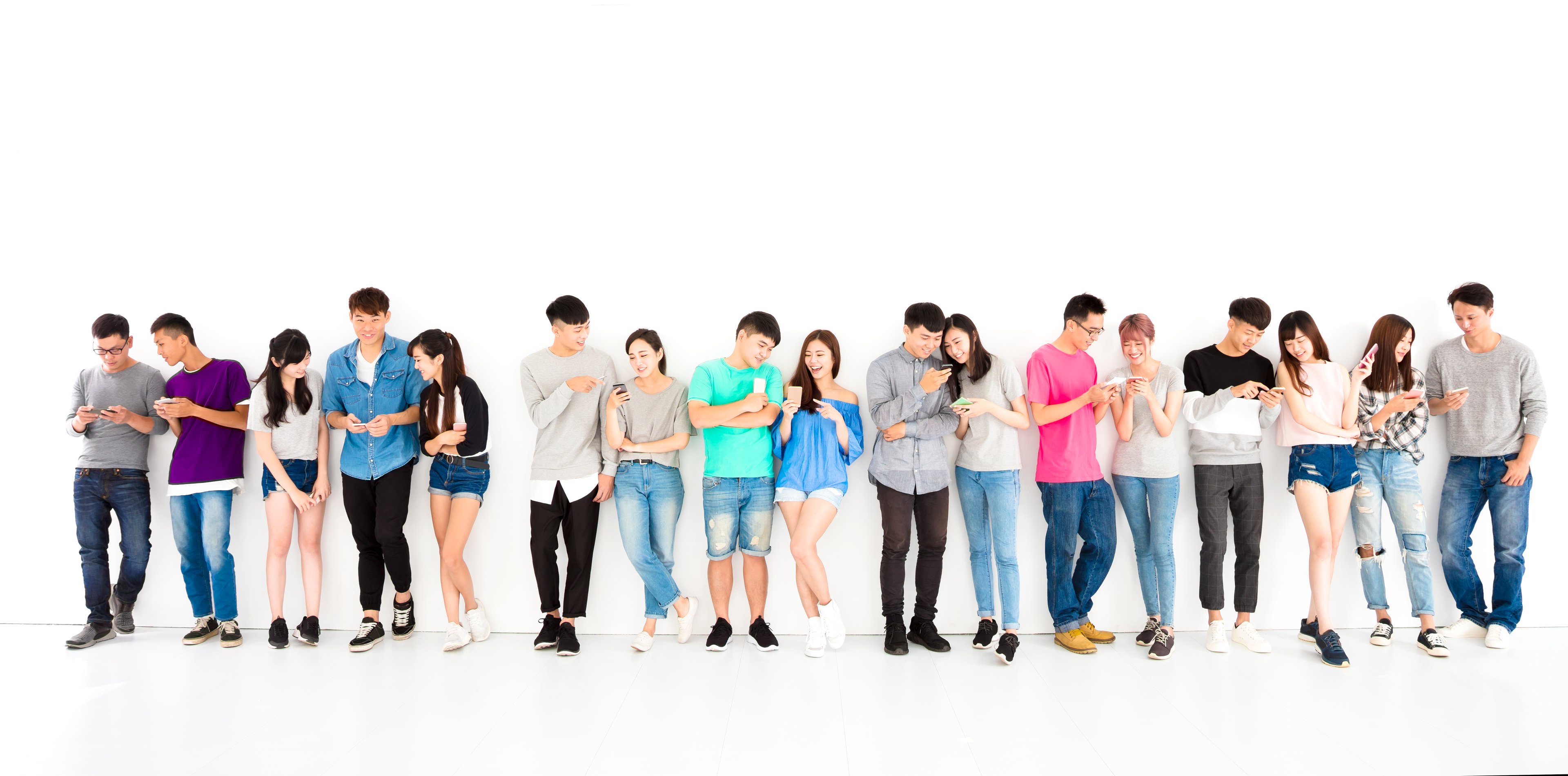 A group of Chinese smartphone users.
