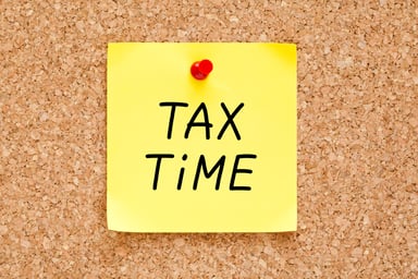 tax time post it_GettyImages-464540299