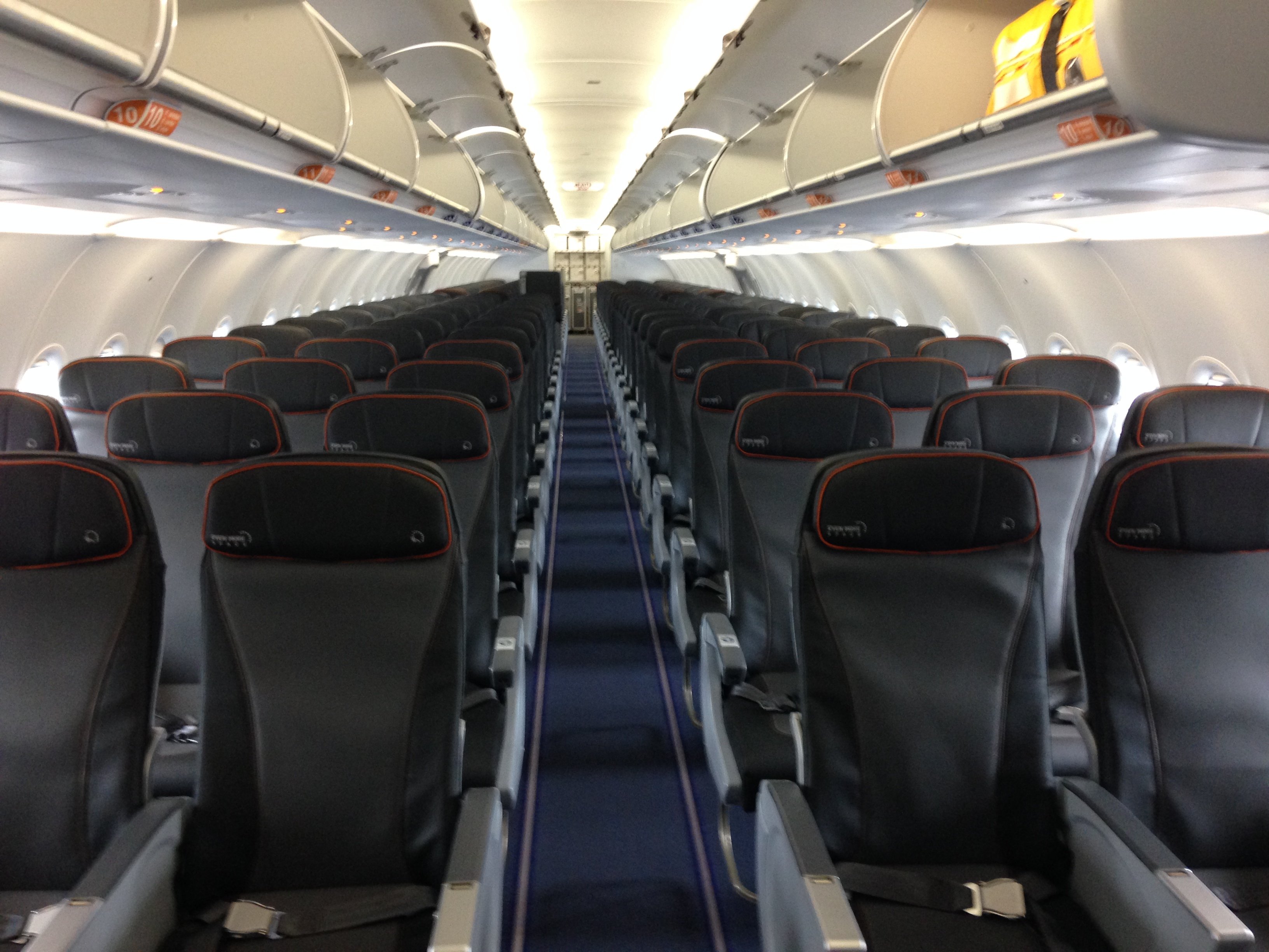 The interior of a JetBlue all-core Airbus A321