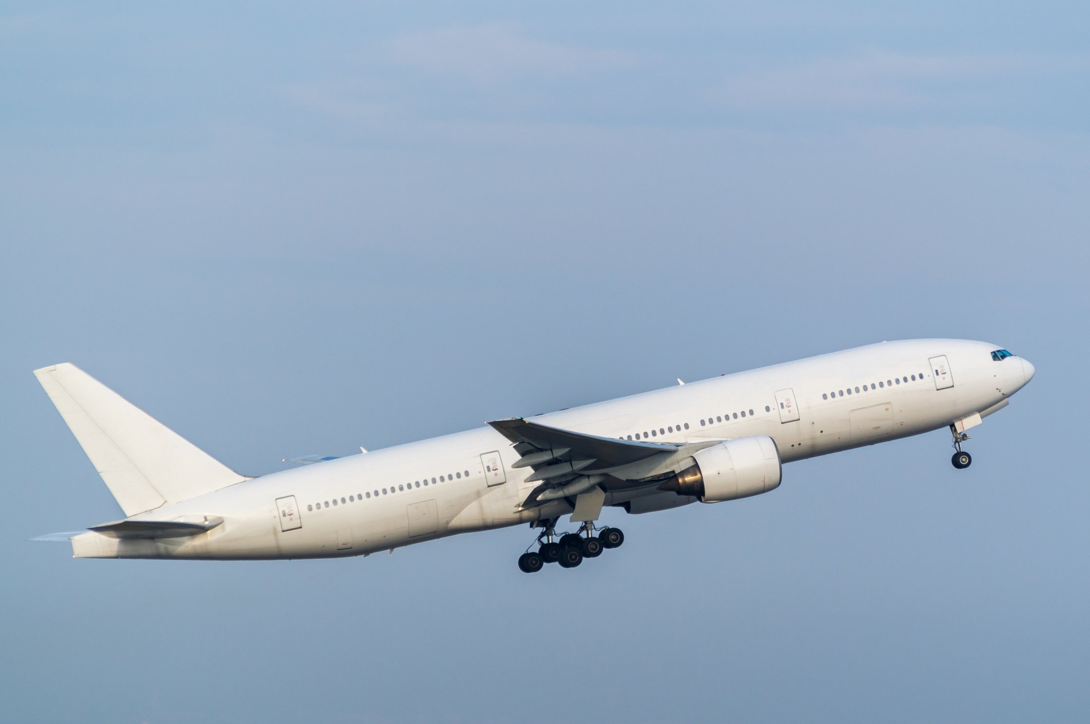 a boeing 777 in flight 