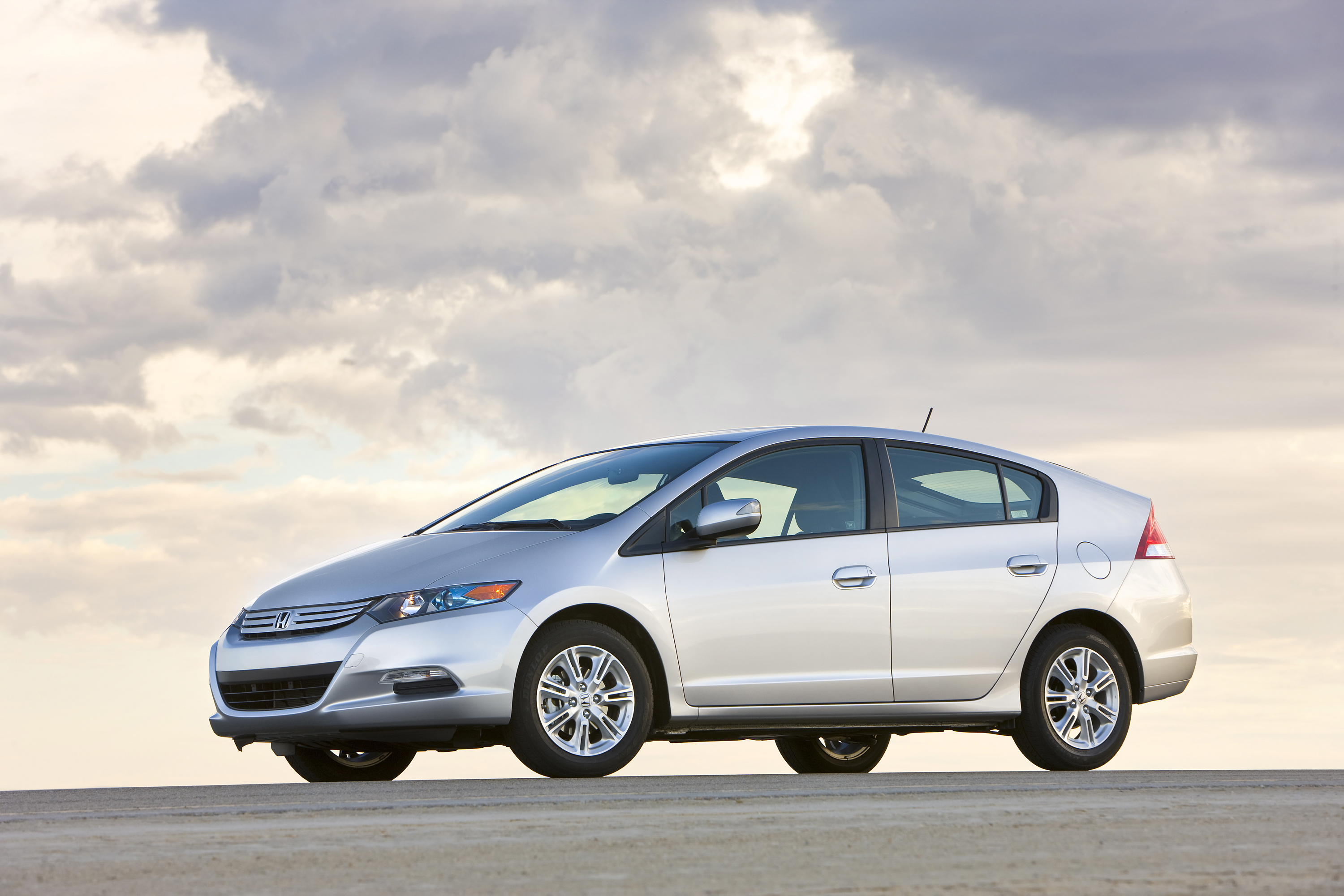 A 2010 Honda Insight hatchback.