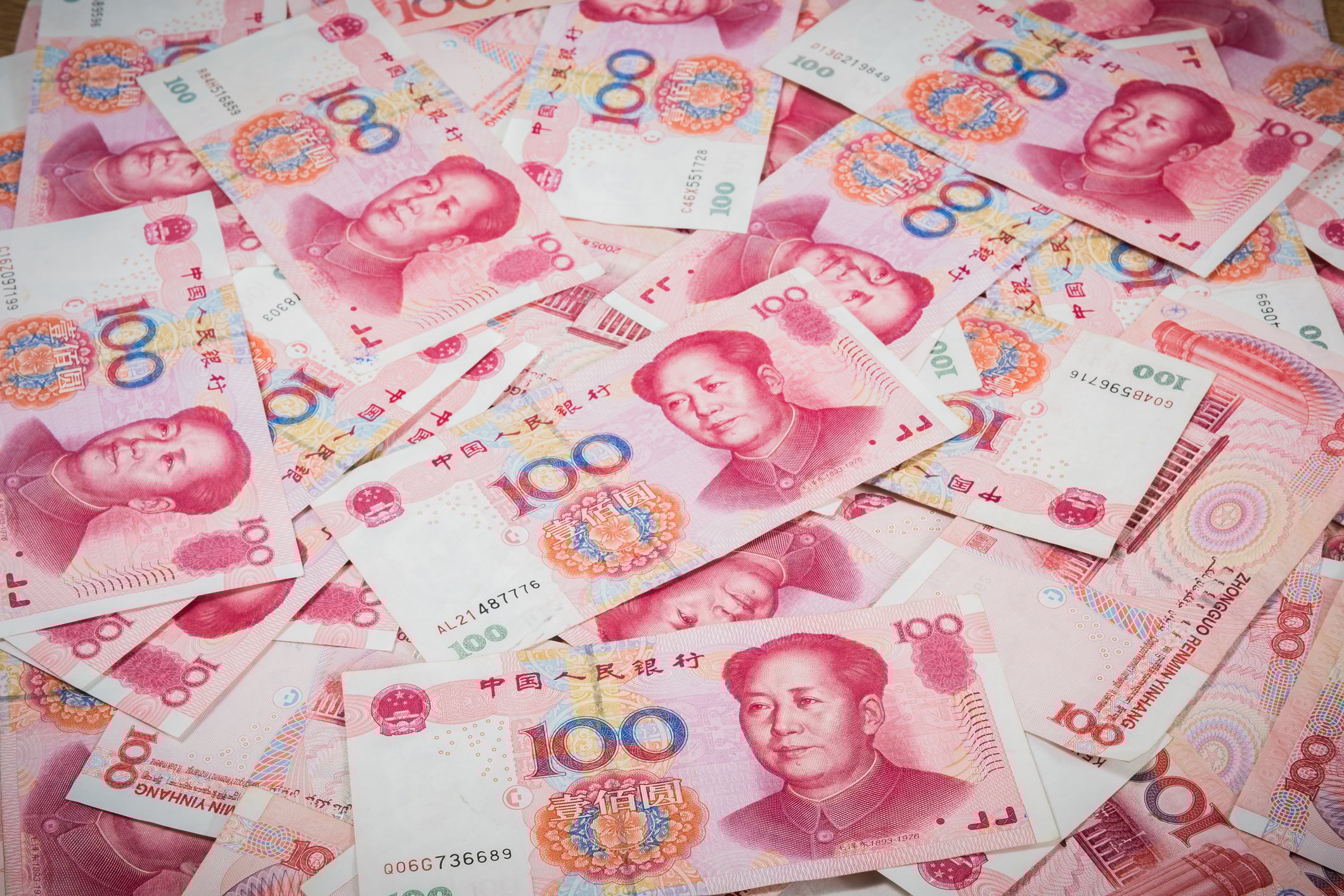 A pile of 100 yuan bills