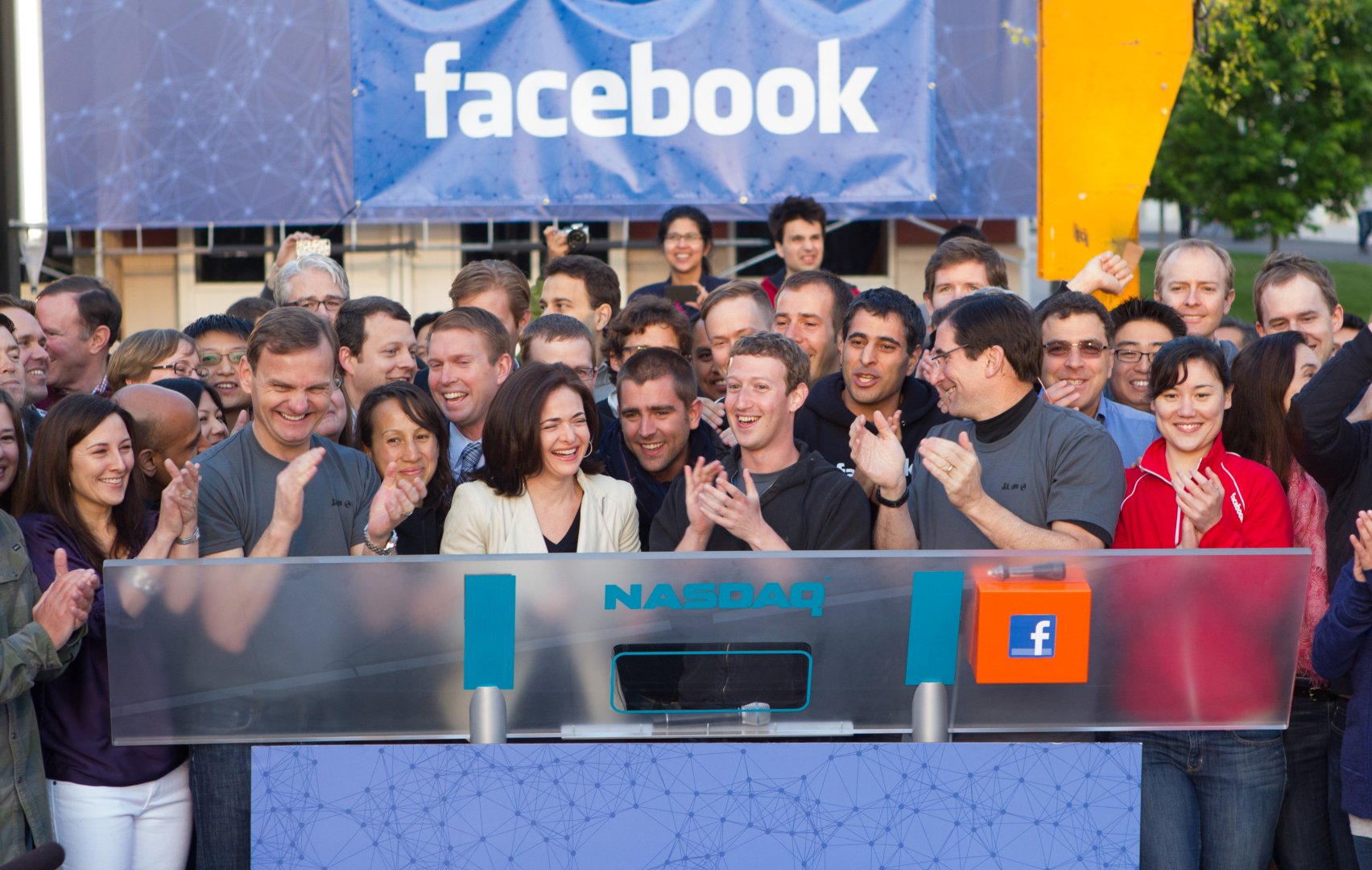 COO Sheryl Sandberg (L) and CEO Mark Zuckerberg (R) during Facebook's first trading day in 2012.