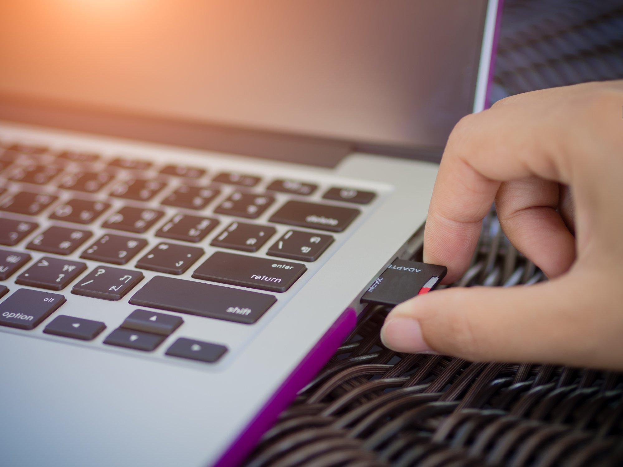 Memory card and laptop computer