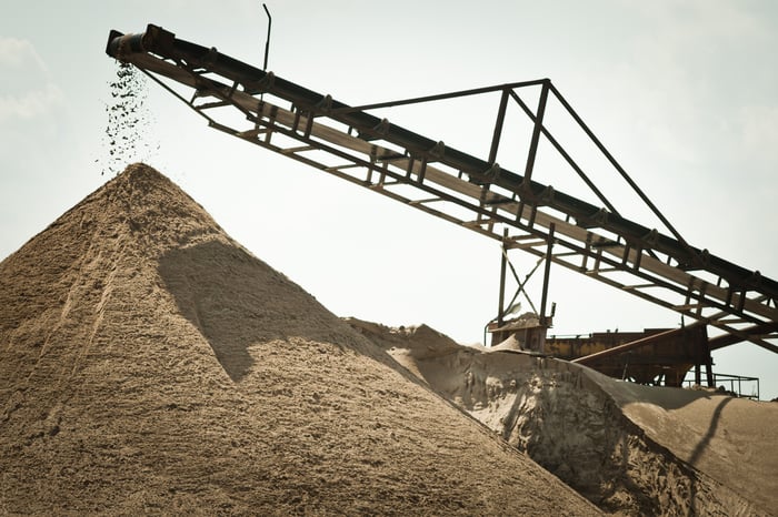 A sand sorting belt.