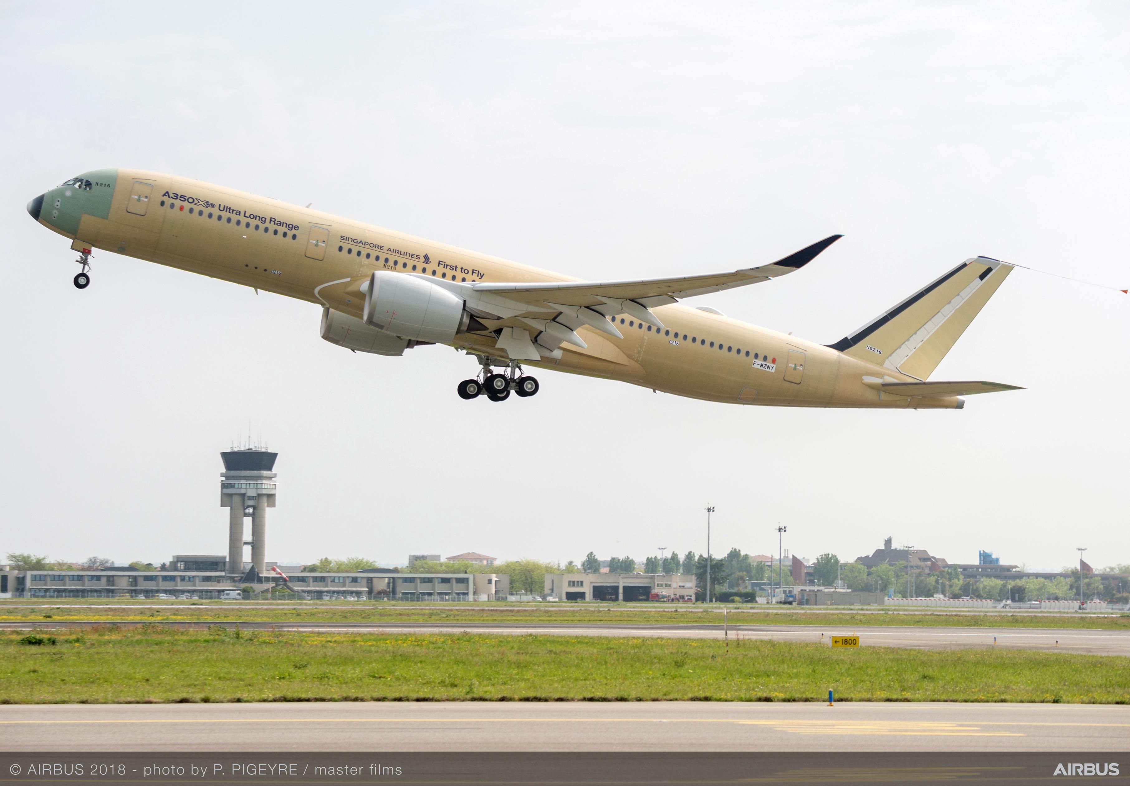 The first A350-900ULR taking off on a test flight