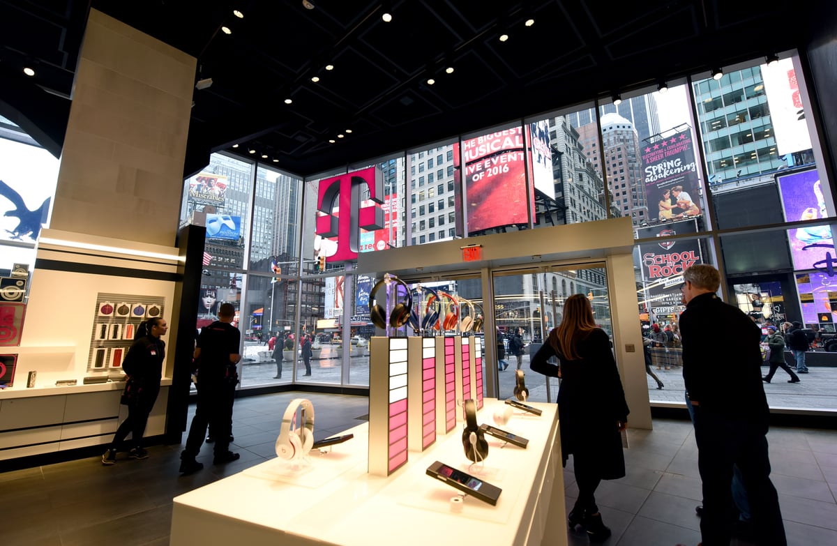 The Simple Difference Between the AT&T-Time Warner and T-Mobile-Sprint ...