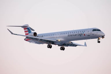 Airline-American Airlines regional jet-AAL