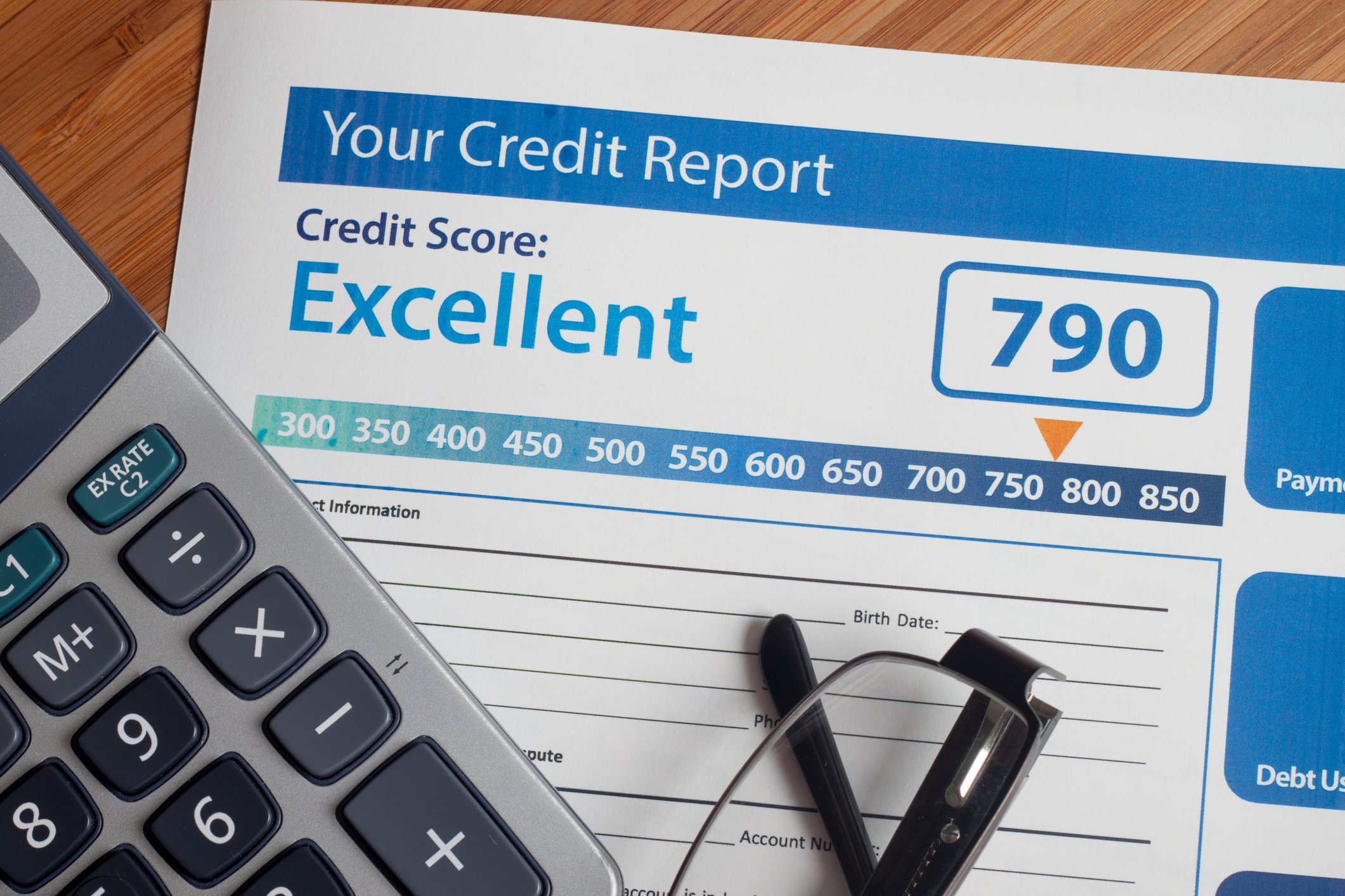 A generic credit score report, with a score of 790, marked excellent