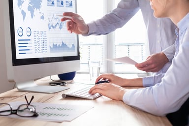 businesspeople_computer