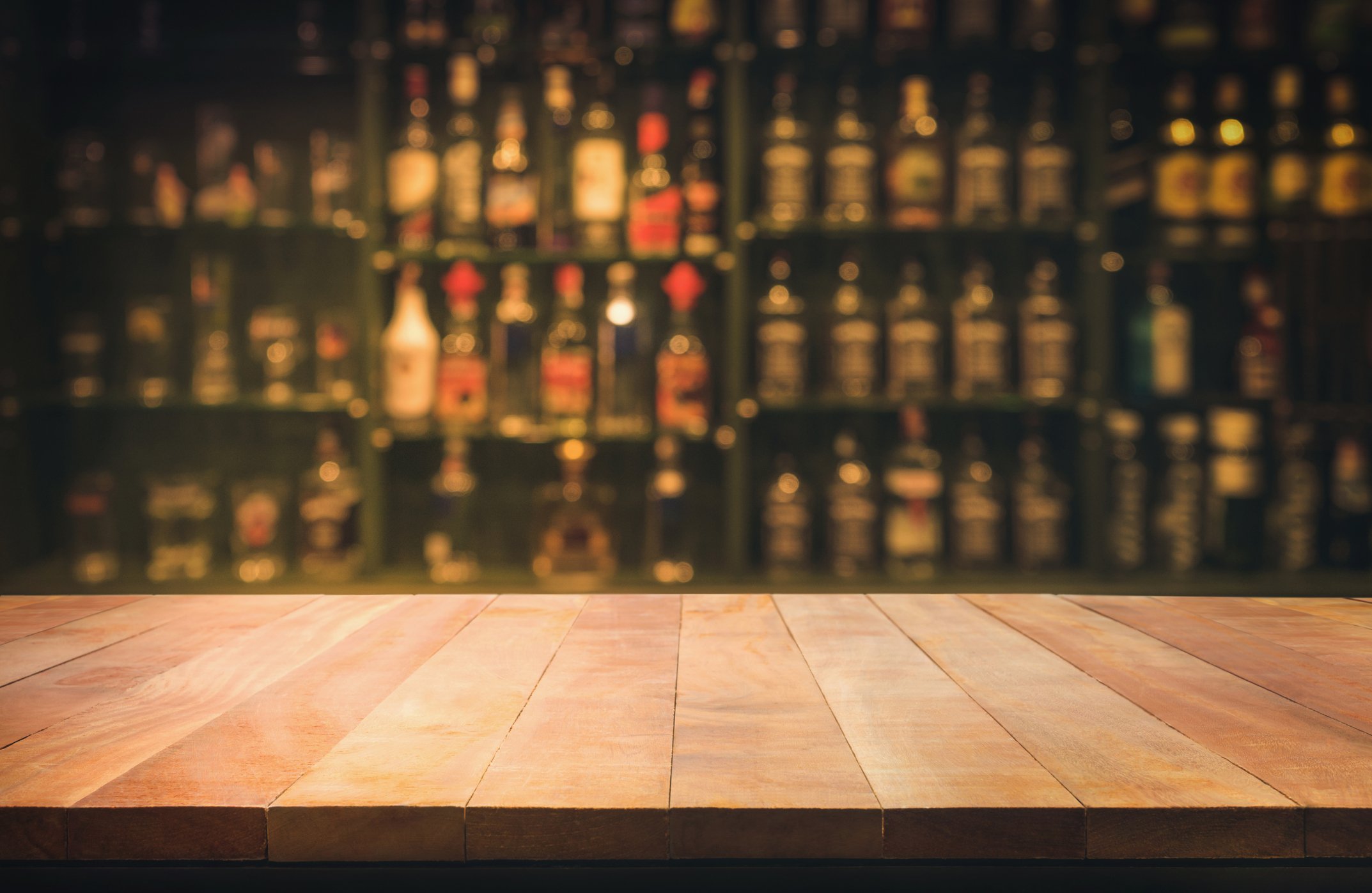 A blurry bar.